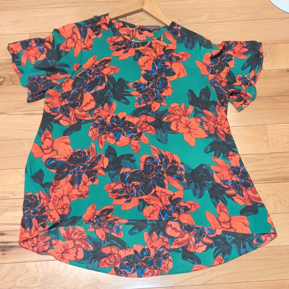 Vince Camuto Hi-Low Green and Orange Floral Short Sleeve Top